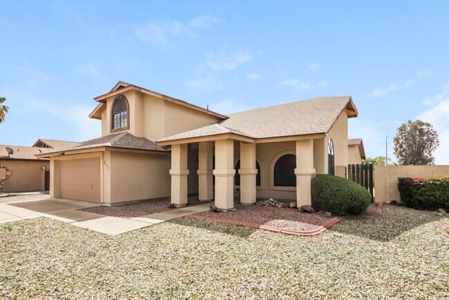 Building Photo - 6537 W Sandra Terrace