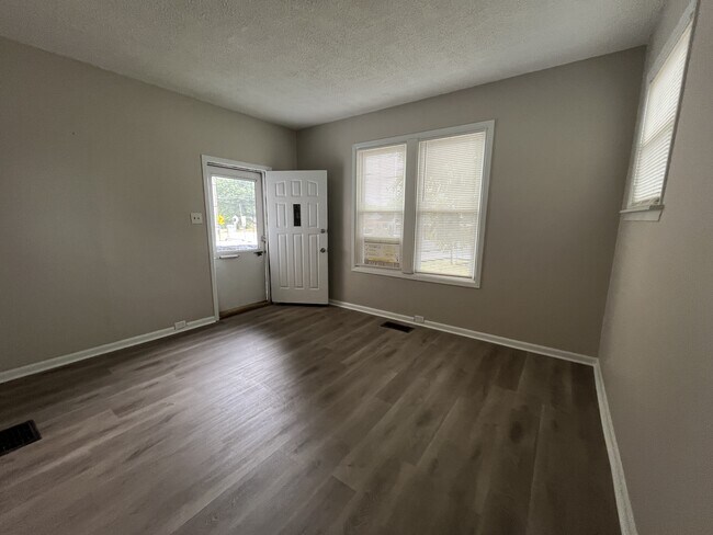 Building Photo - 5722 Bridgetown Rd