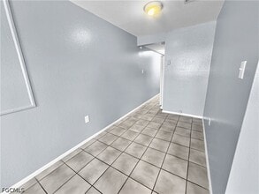 Building Photo - 6617 Warwick Cir