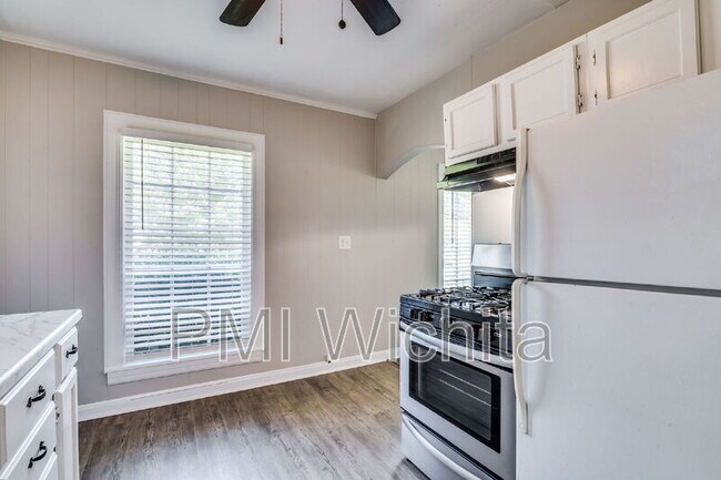 Building Photo - 2156 Santa Fe S