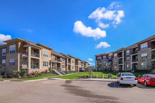 Building Photo - The Landing on East Hill Parkway