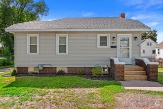 Building Photo - 811 Vilas Ave
