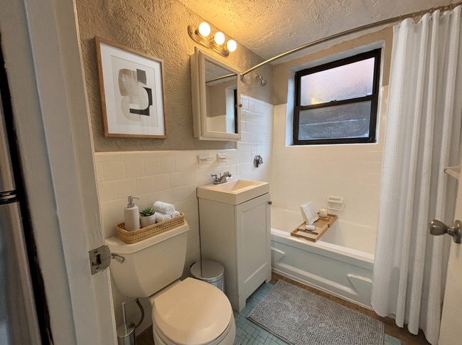 Building Photo - 48 Harvard Ave