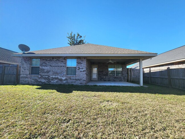 Building Photo - 3/2 Home available in Foley