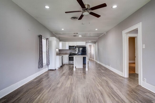 Building Photo - 1922 26th St