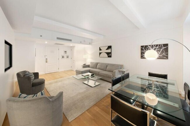 Foto del edificio - 1 bedroom in NEW YORK NY 10019