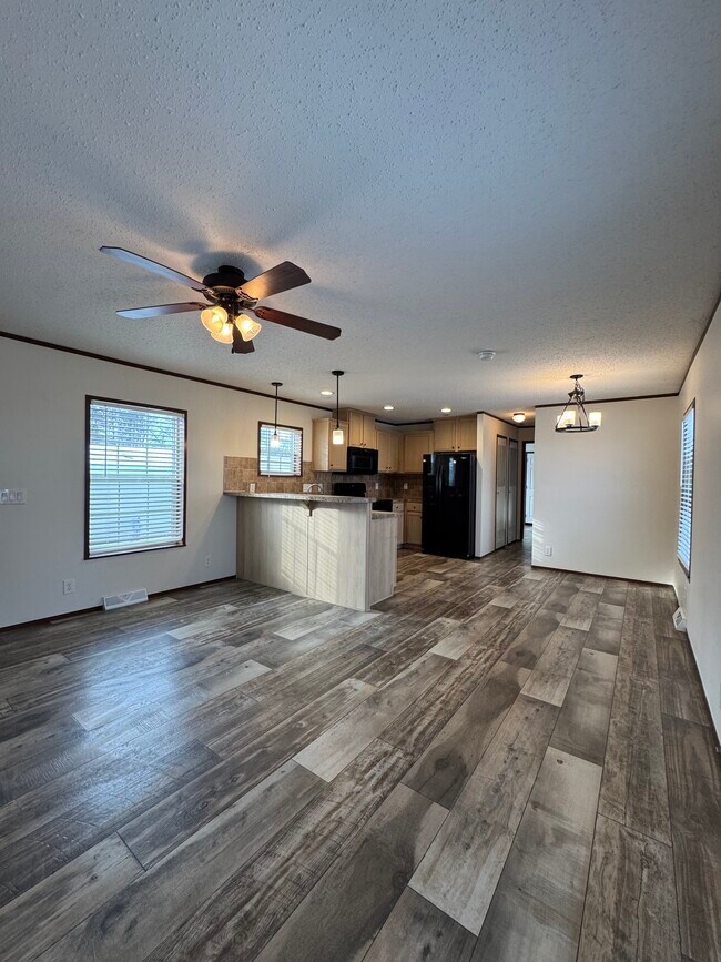 Foto del edificio - 2372 Maple Dr