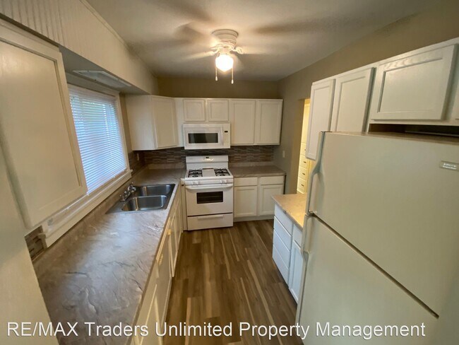 Foto del edificio - 5 br, 3 bath House - 2506 N Hilltop Ct.