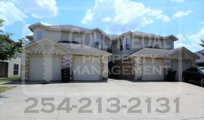 Building Photo - 4008 Cambridge Dr