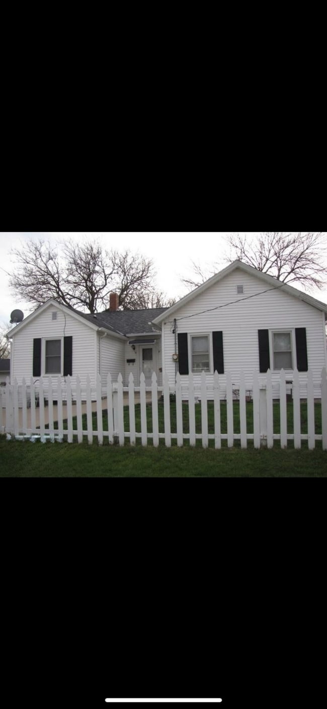 Building Photo - 329 E Marquette St