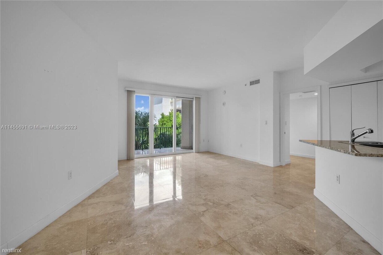 Primary Photo - 2 br, 2 bath Condo - 19900 E Country Club ...