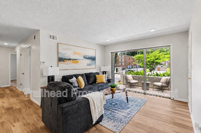 Foto del edificio - 8455 Robinson St