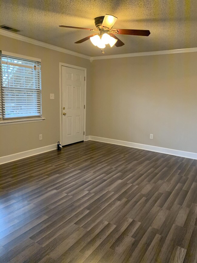 Foto del edificio - 11825 E Gateway Dr SE