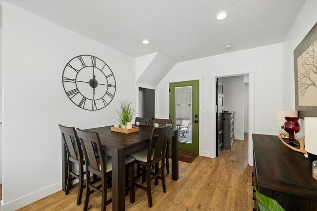 Foto del edificio - 828 6th St