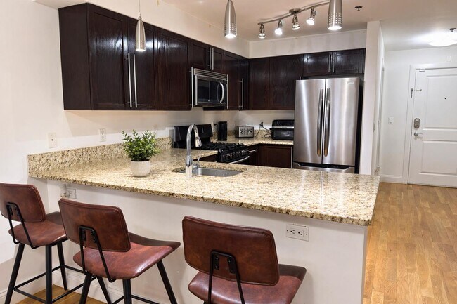 Foto del edificio - 5711 Jefferson St