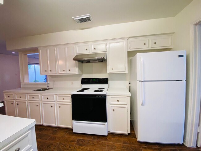 Foto del edificio - 30 River Creek Way