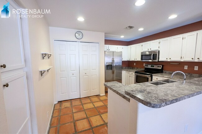 Foto del edificio - 13832 N Cambria Dr