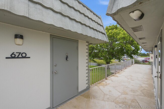 Building Photo - 670 Monaco Ct