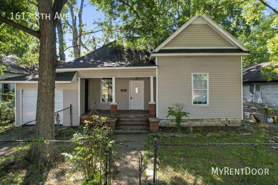 Primary Photo - "Charming 3-Bed, 2-Bath Home in Bessemer –...