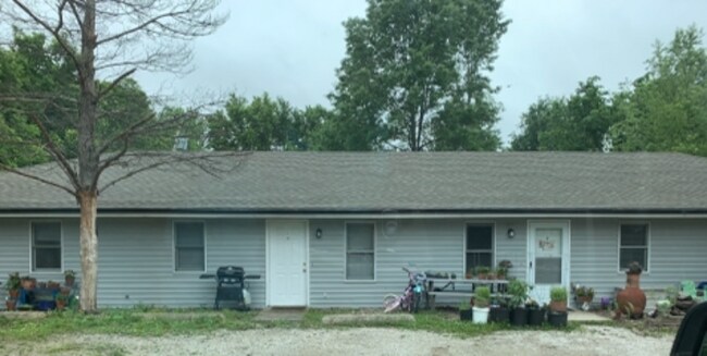 Building Photo - 603 Valley St