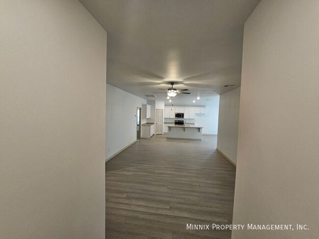 Foto del edificio - 1325 Bajada St