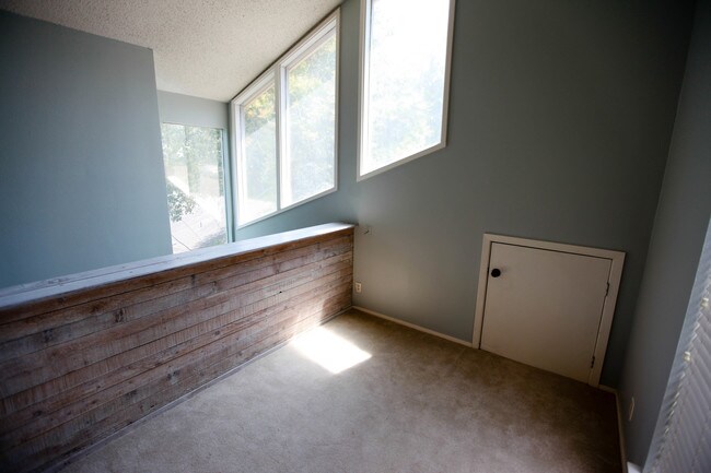 Building Photo - 1304 Azie Morton Rd