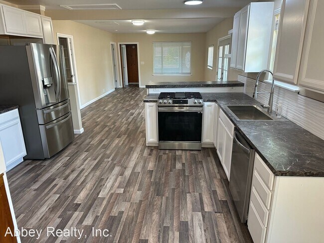 Building Photo - 3 br, 2 bath House - 1330 7th Ave SE