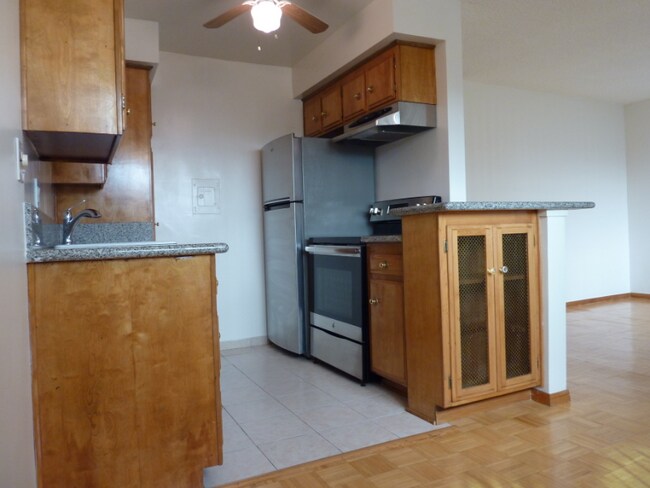 Foto del edificio - 2055 Rodney Dr