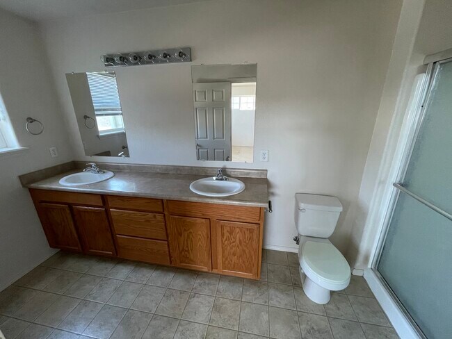 Master Bathroom - 248 Hiatt Ln