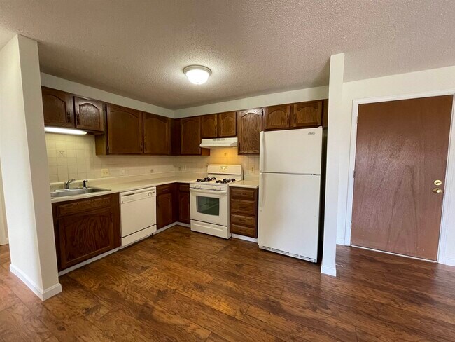Building Photo - 379 Huse Rd