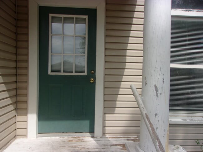 Building Photo - 908 Mechanic St