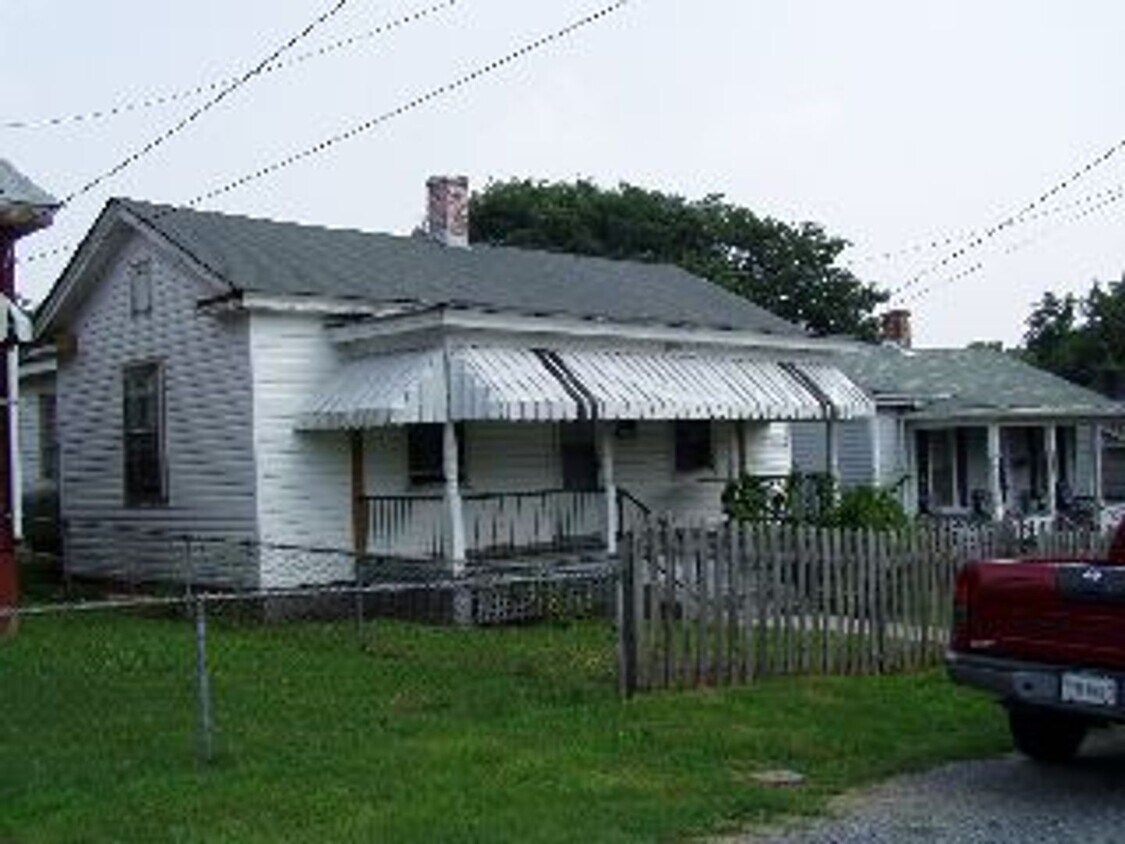 Primary Photo - One Level House with Covered Front Porch
