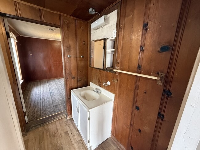 Foto del edificio - 323 N Stonewall Ave