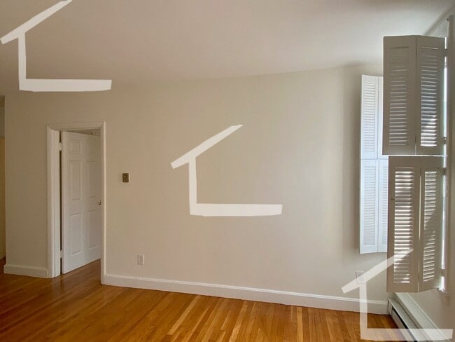 Foto del edificio - HOT KENMORE LISTING!!!!!!!!!!!