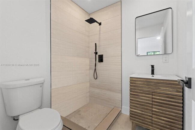 Foto del edificio - 2442 SW 3rd St