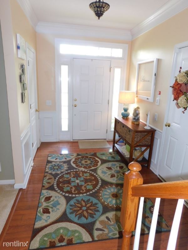 Building Photo - 3 br, 2.5 bath Townhome - 1911 Cavalier Ln