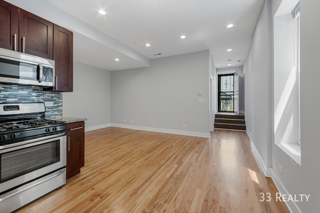 Building Photo - 1338 W. Huron-2R