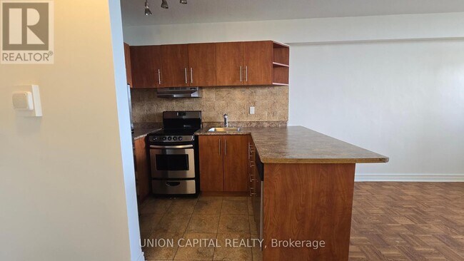 Building Photo - 407-230-2230 Oak St