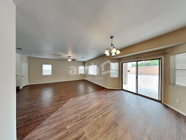 Foto del edificio - 1509 S 123rd Dr