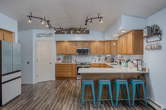 Building Photo - 2331 Blue Sparkle Dr