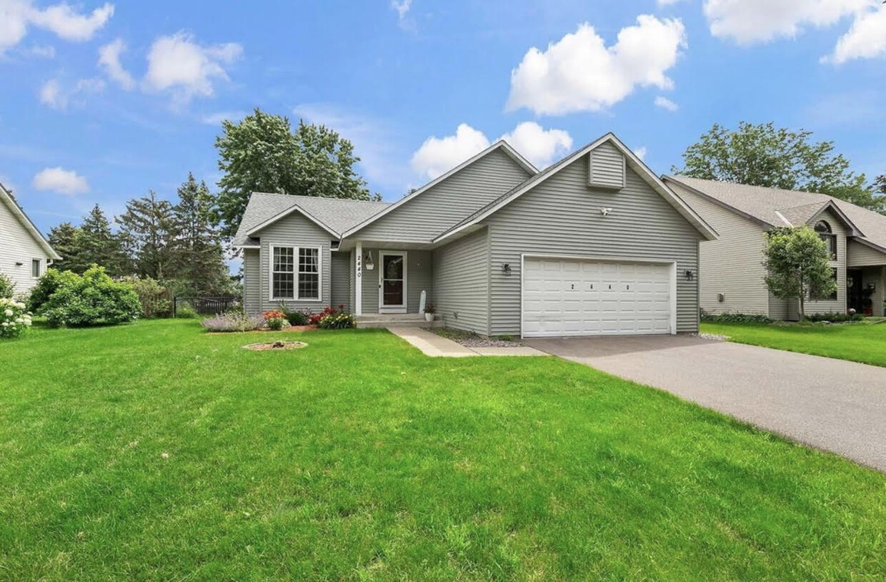 Primary Photo - 2440 Flandrau St