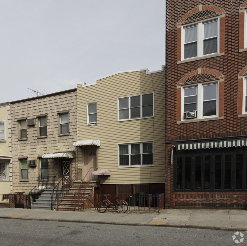 Primary Photo - 504 Lorimer St