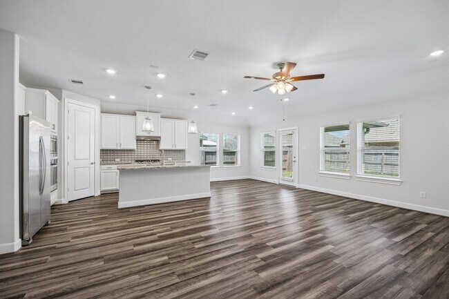 Foto del edificio - 2128 Elrington Willow Ln