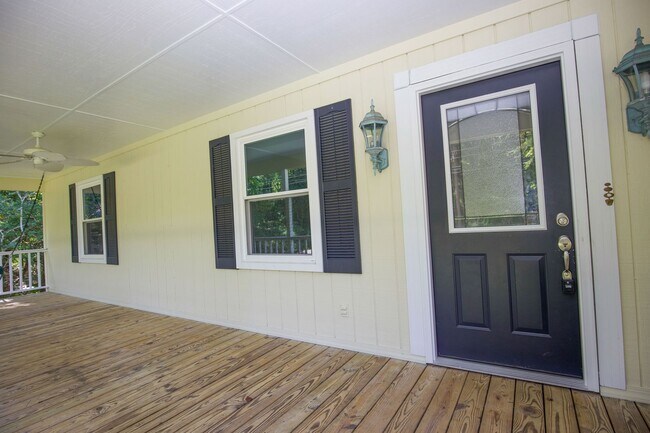 Foto del edificio - Woodlake rental now available!