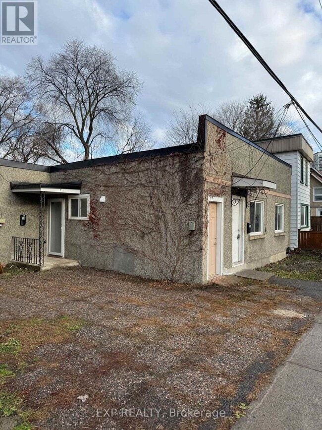 Building Photo - 17 Loyer St