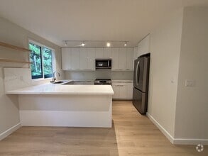 Building Photo - 500 Kawaihae St