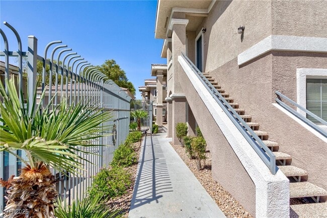 Building Photo - 9330 W Maule Ave