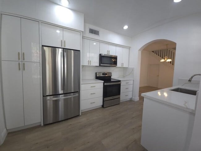 Building Photo - 18713 SW 26th St