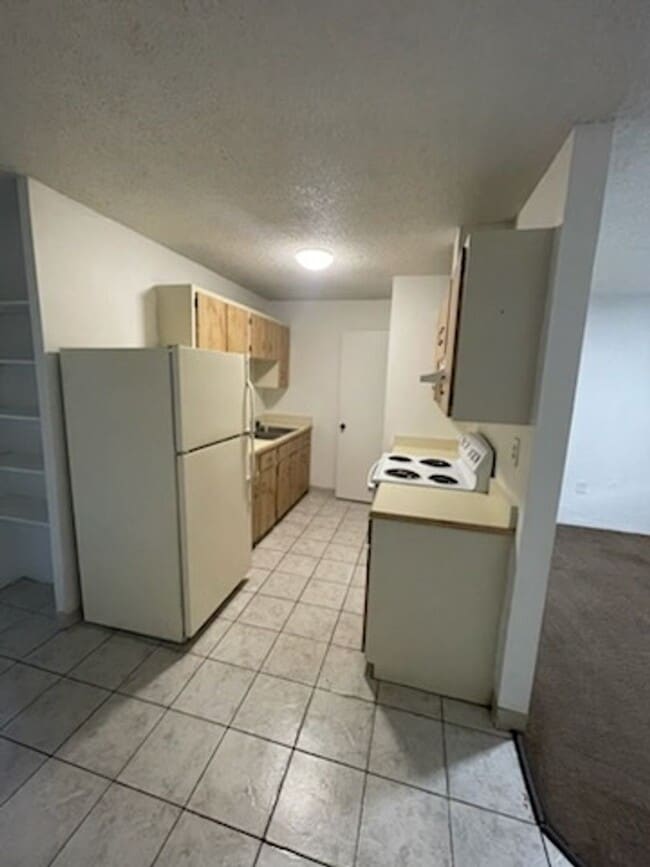 Building Photo - ** 1 Bedroom 1 Bath ** LIMITED TIME SPECIAL **