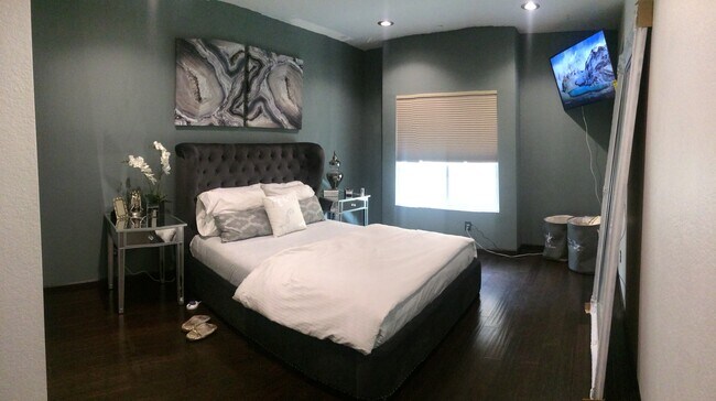 Foto del edificio - 5420 Sylmar Ave